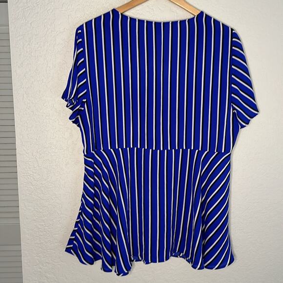 Torrid 2X Blue White Stripe Flutter Sleeve Blouse Top Front Keyhole Tie Office - Picture 6 of 7